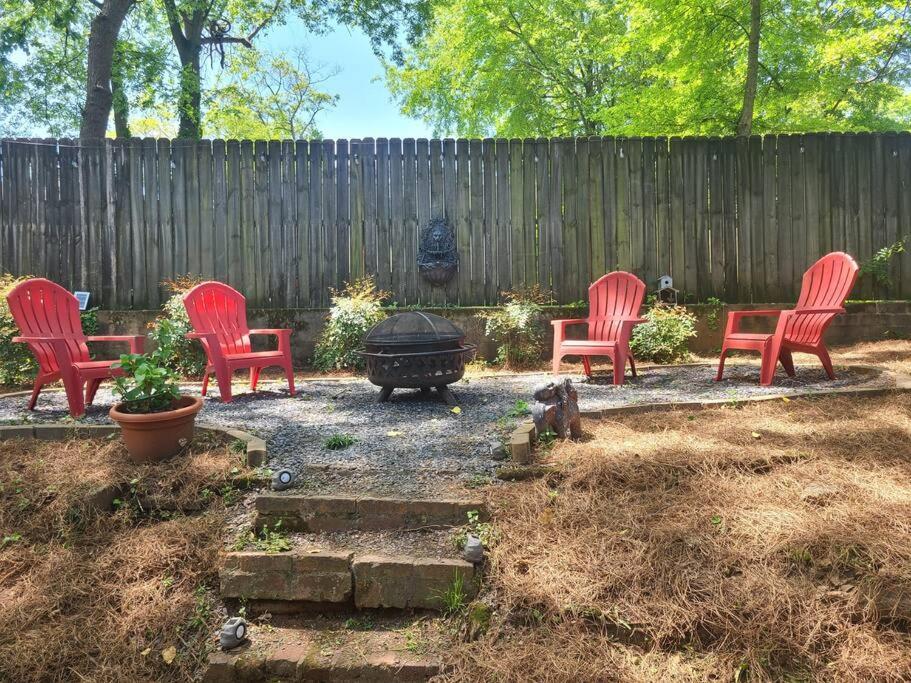 West End Modern Atlanta 3 Bedroom Bungalow Exterior foto